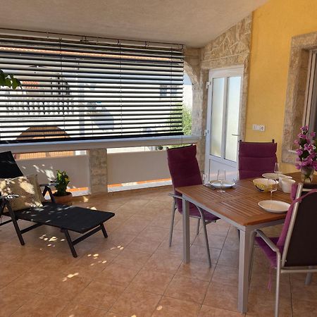 Apartements Delfin Vir Esterno foto