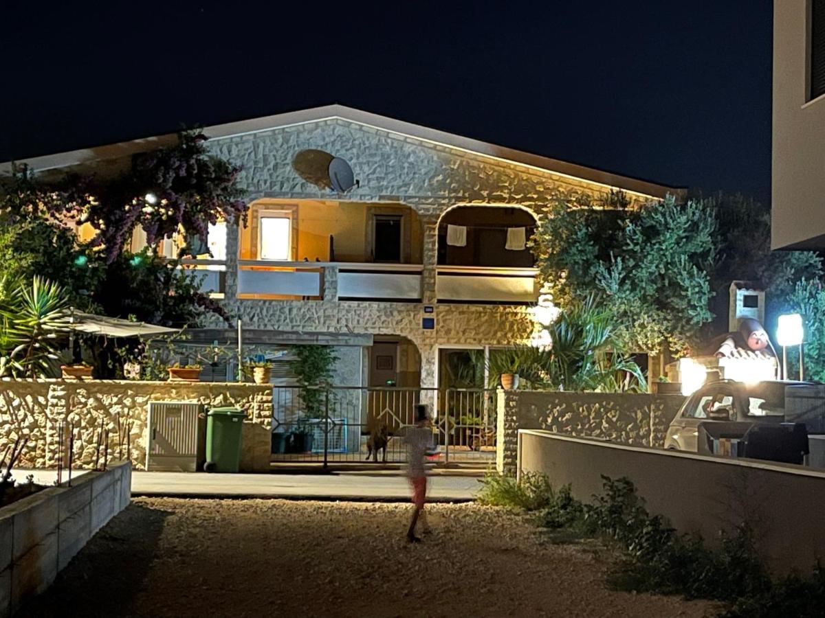 Apartements Delfin Vir Esterno foto