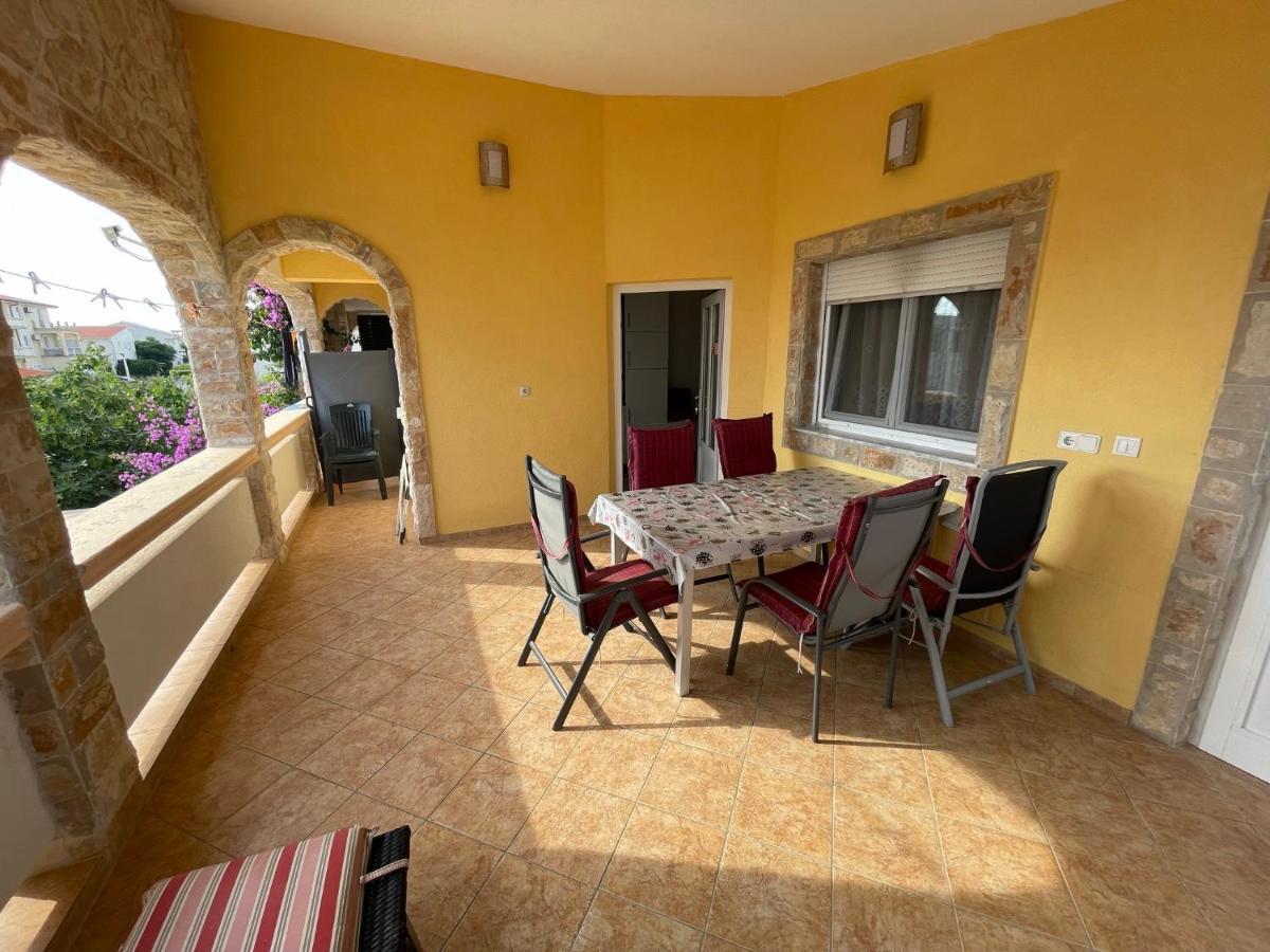 Apartements Delfin Vir Esterno foto