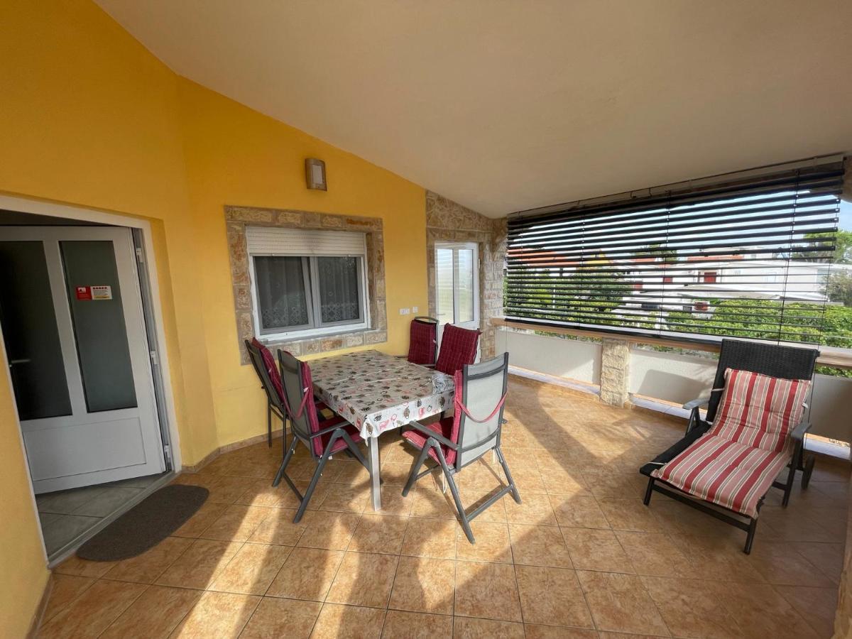 Apartements Delfin Vir Esterno foto
