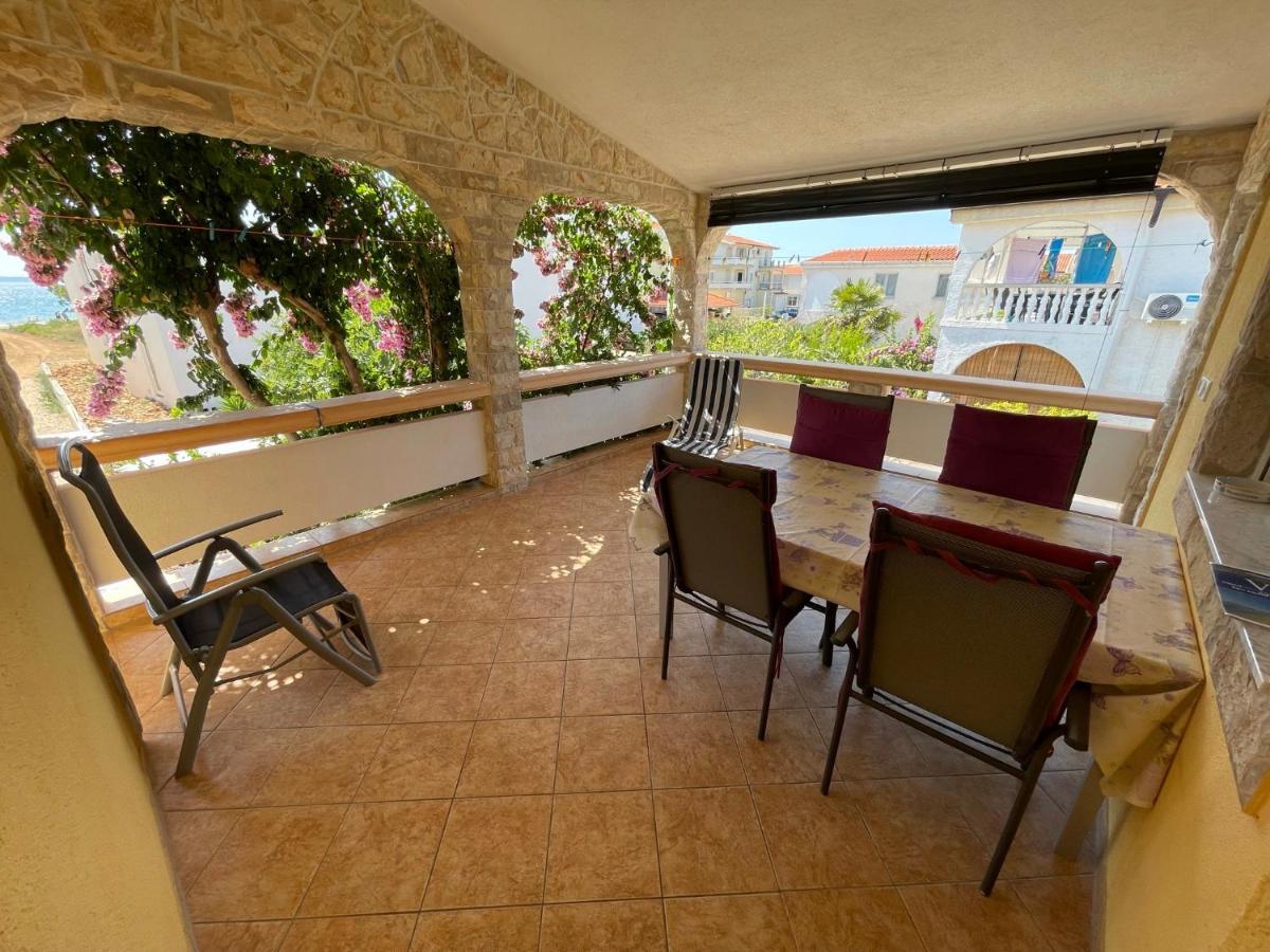 Apartements Delfin Vir Esterno foto