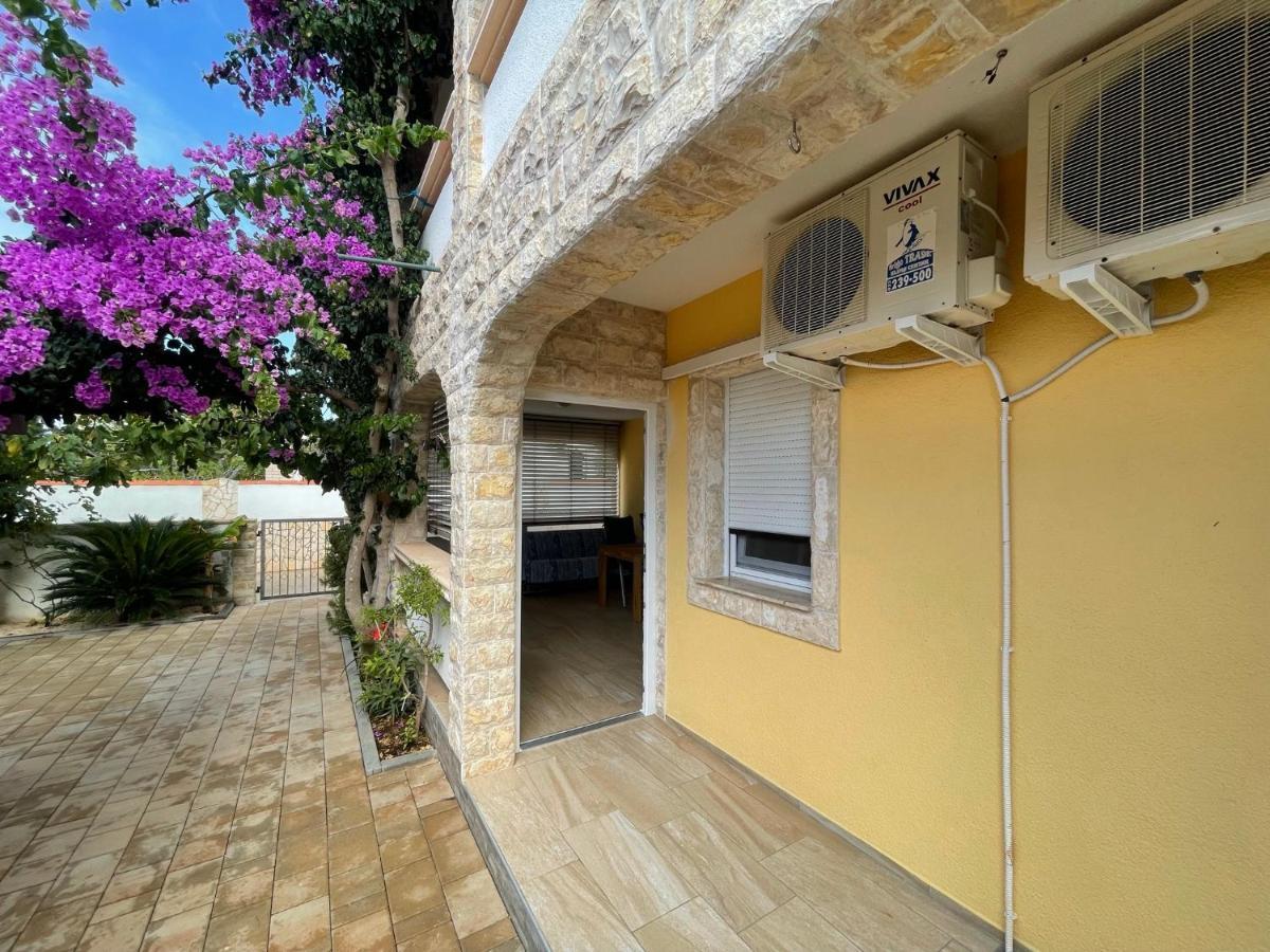 Apartements Delfin Vir Esterno foto