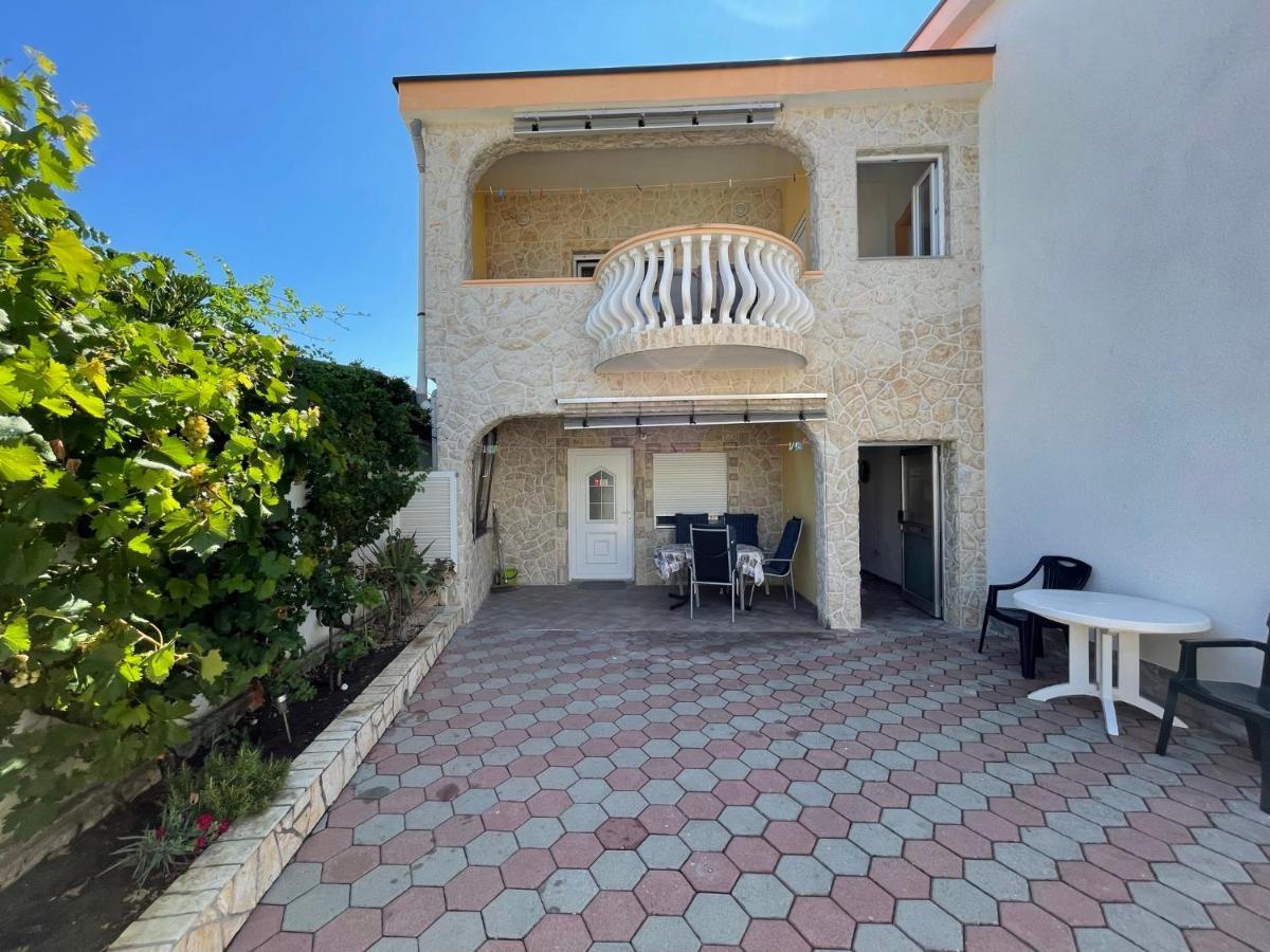Apartements Delfin Vir Esterno foto