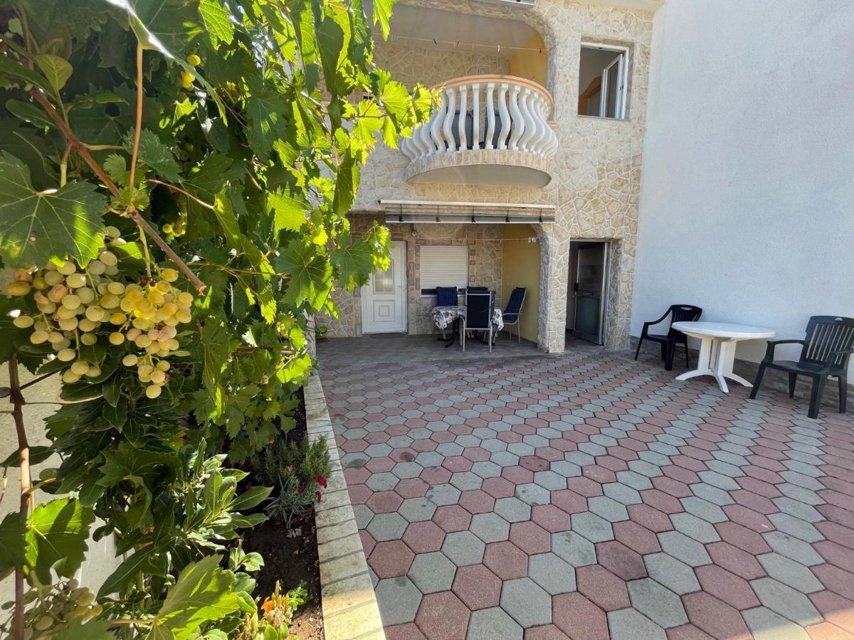Apartements Delfin Vir Esterno foto