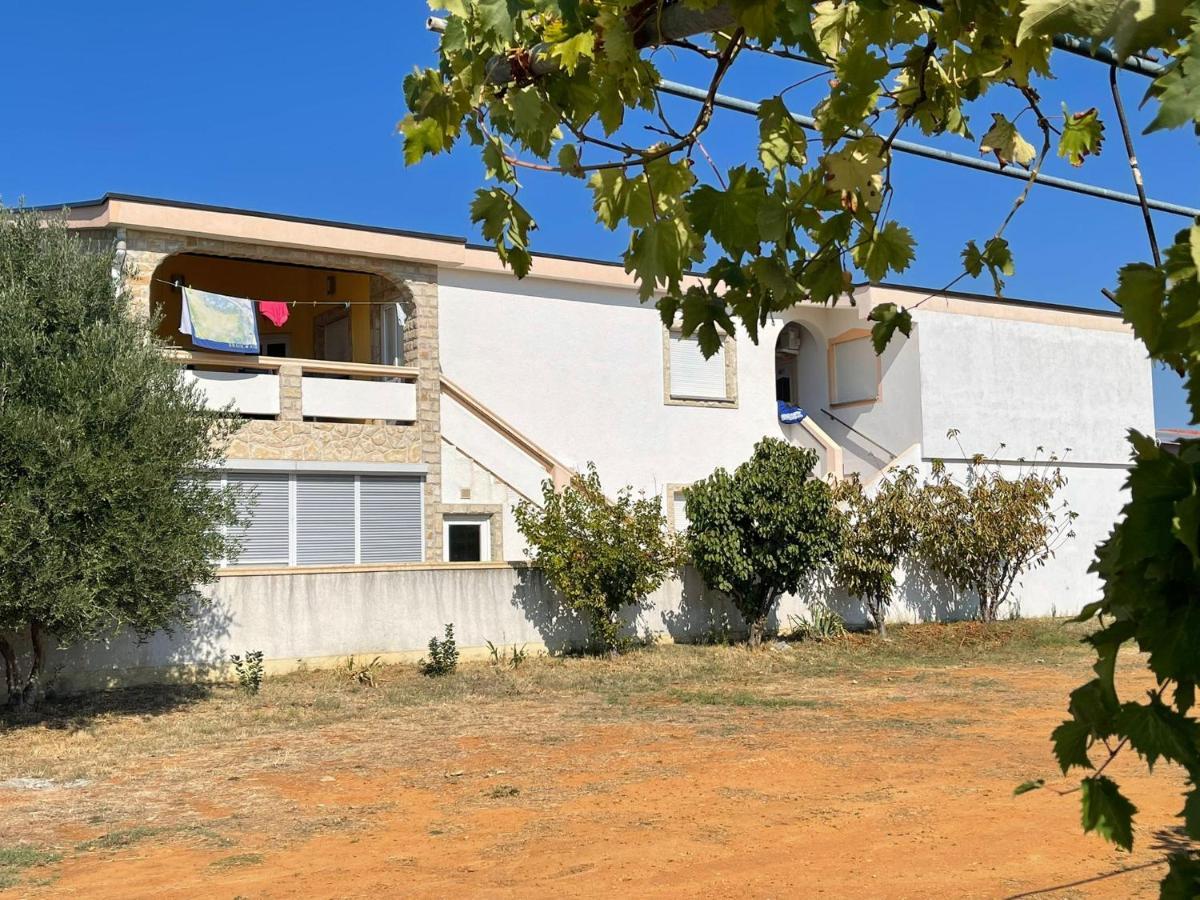 Apartements Delfin Vir Esterno foto