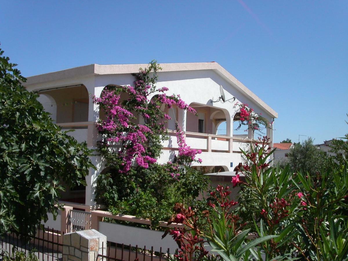 Apartements Delfin Vir Esterno foto